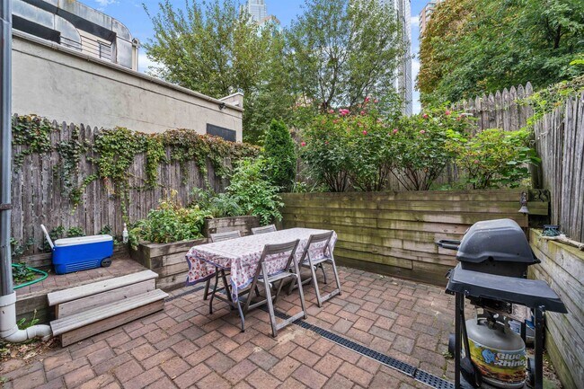 Building Photo - 194 Washington St