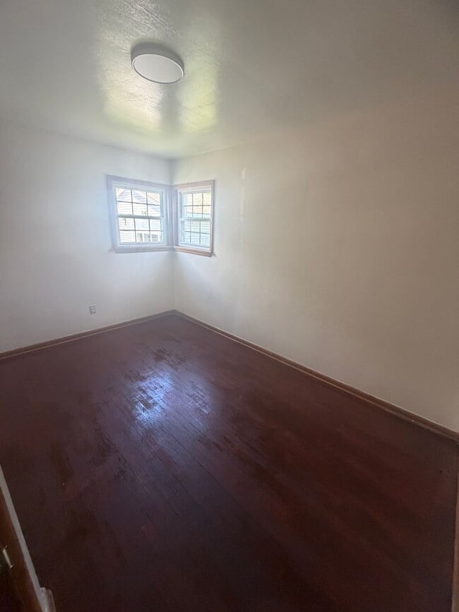Building Photo - Upper West Side 4 Bedroom House