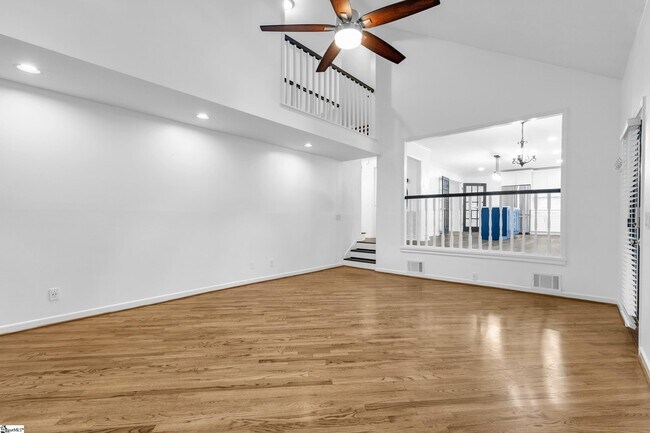 Building Photo - 125 River Way Dr