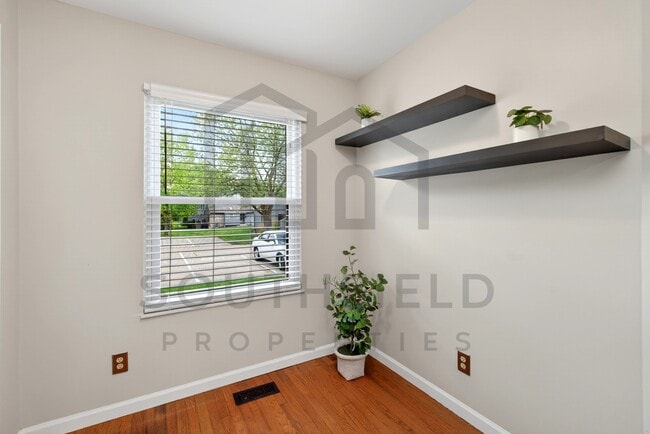 Building Photo - 1069 Crisfield Dr