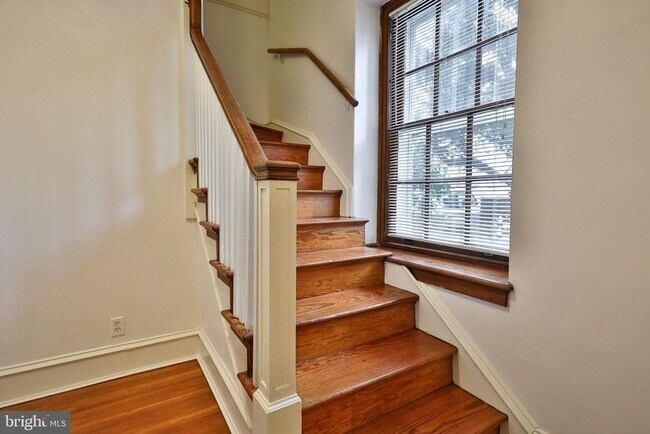 Building Photo - 6610 Wissahickon Ave