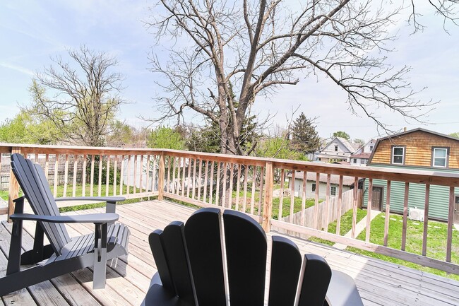 Building Photo - Fully Furnished 2BD Duplex in the Heart of downtown Indy!