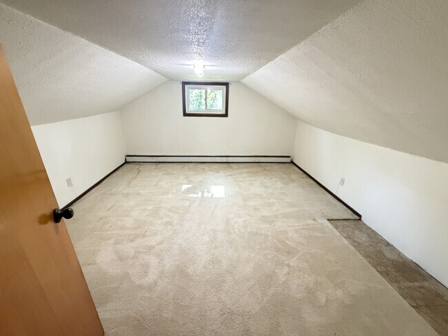 Building Photo - 935 OH-708