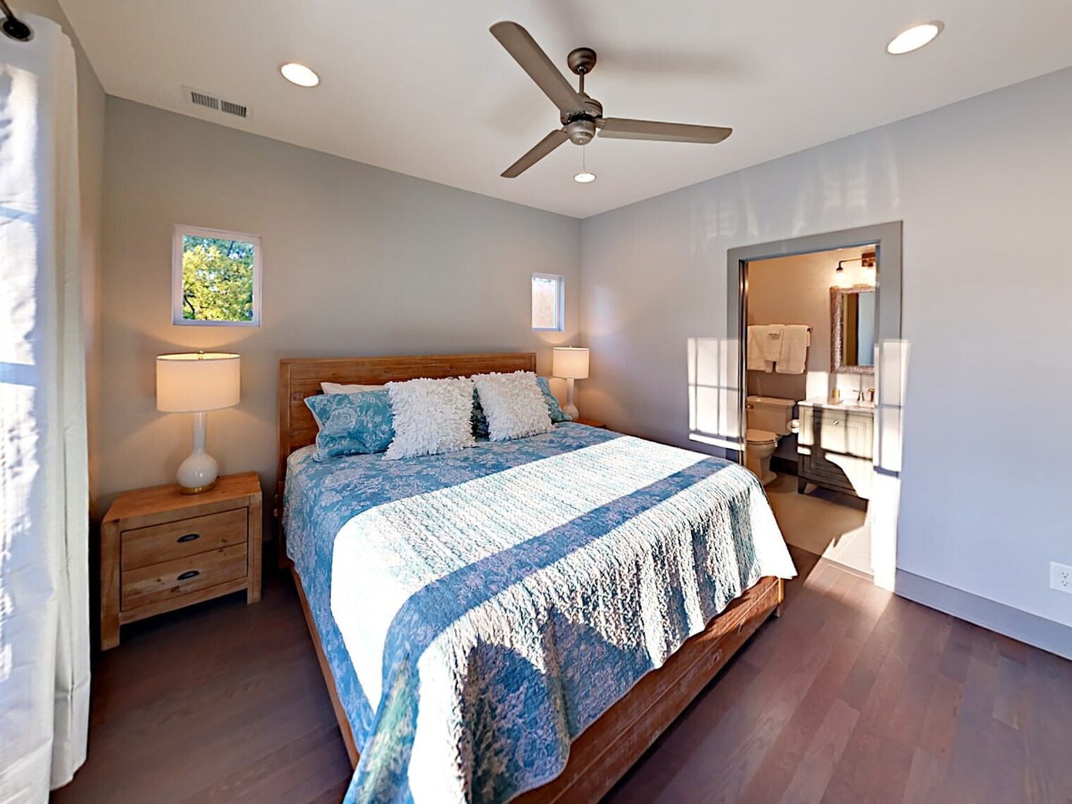 Building Photo - 2125 8th Ave S