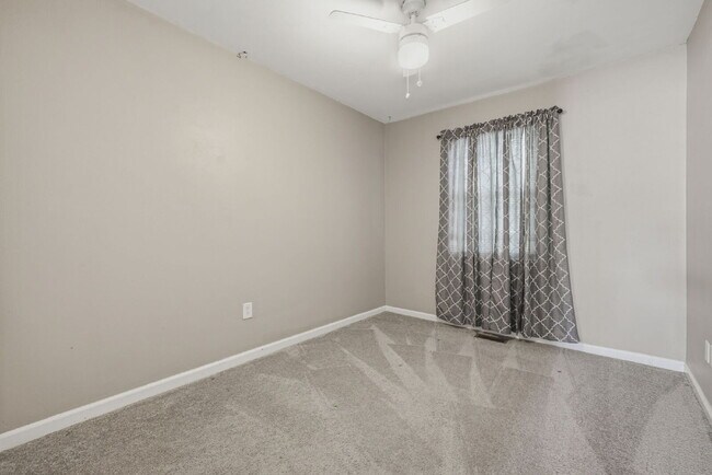 Building Photo - 5475 Davis Way