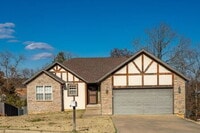 Building Photo - Basement home with a fenced in backyard