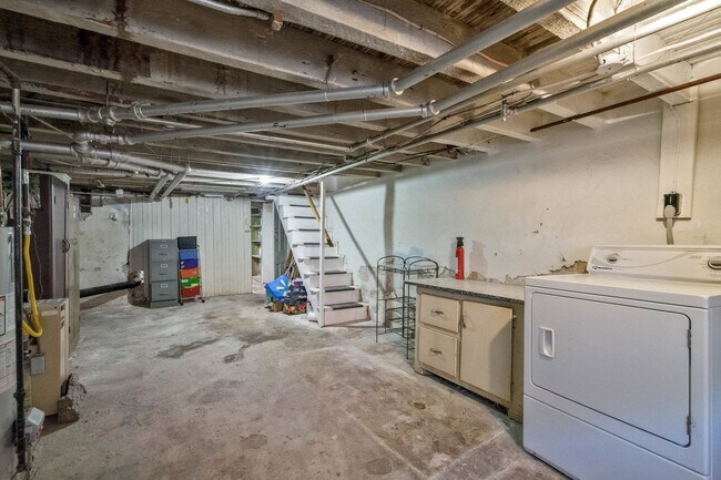 Building Photo - 2341 S Woodstock St