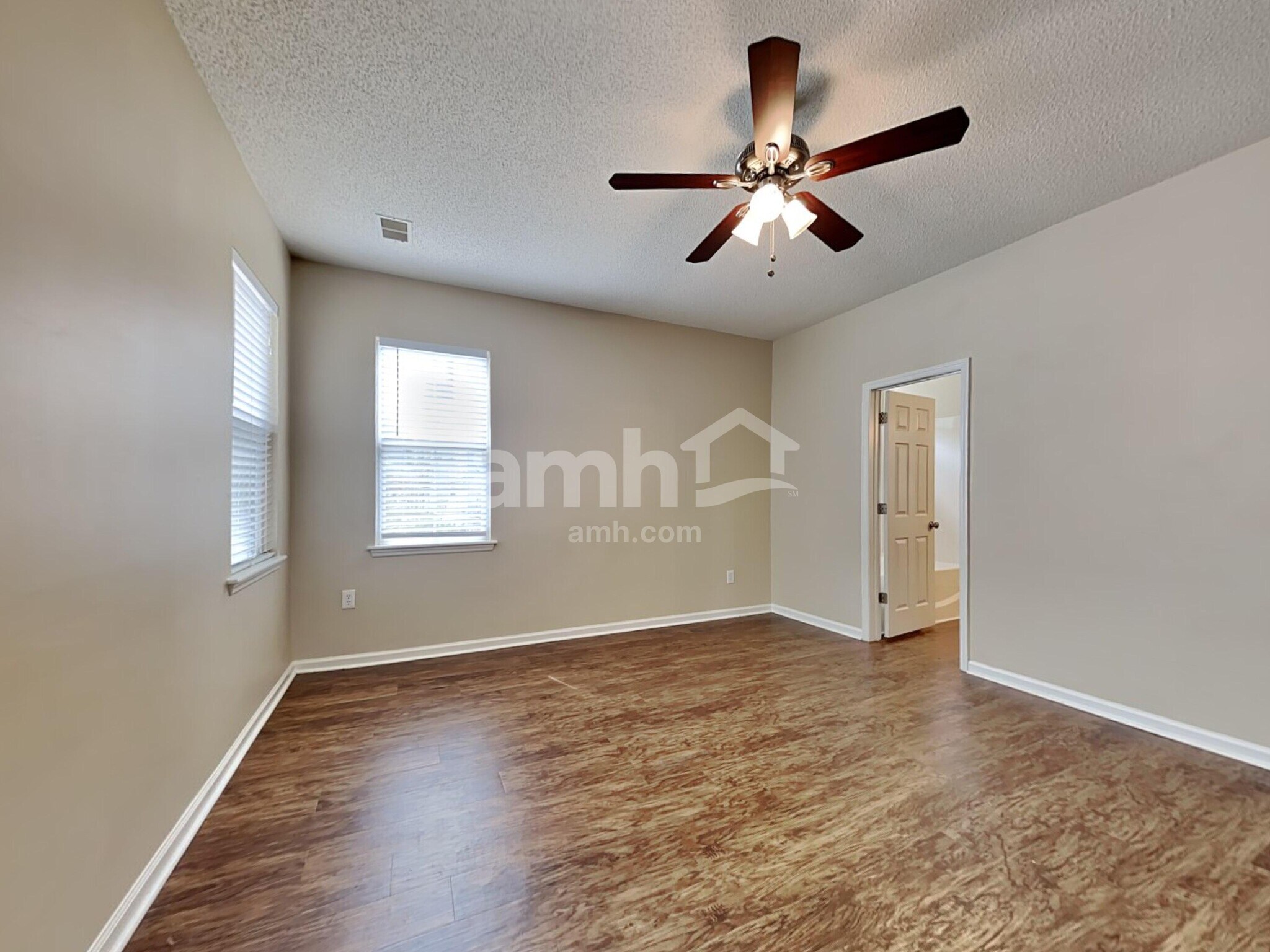 Building Photo - 60 Creek Bend Dr