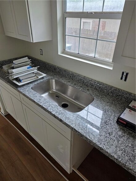 Building Photo - 72475 Jasmine St