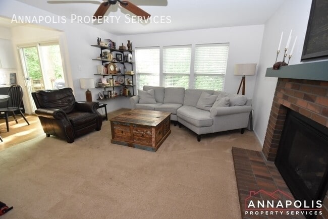 Building Photo - 2808 Traxler Ct
