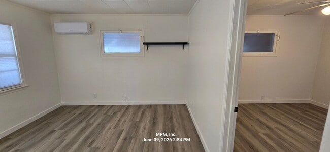 Building Photo - Large 1 bed 1 bath home on its own lot