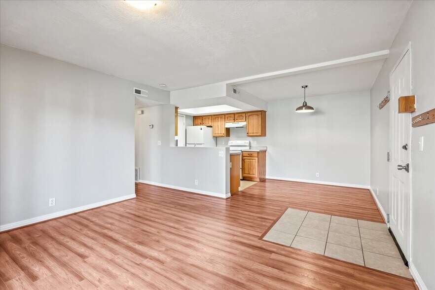 Building Photo - 1285 E Ridge Meadow Ln