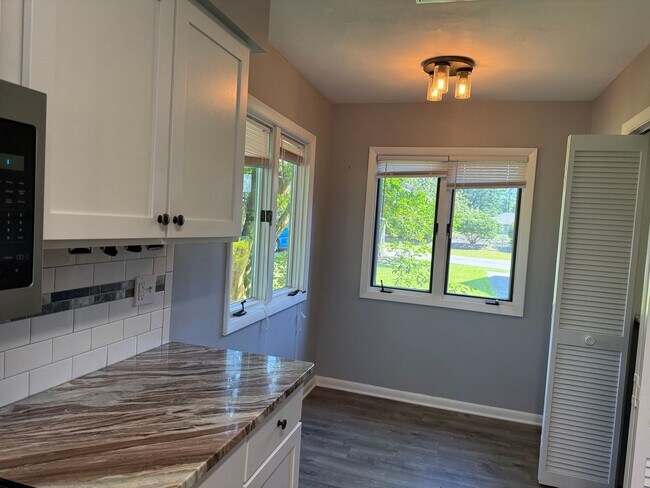 Building Photo - Beautiful 2 bedroom 2 bath unfurnished Townhome - Olde Point Golf Course - Hampstead