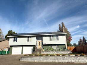 Building Photo - 17215 SW Barcelona Way