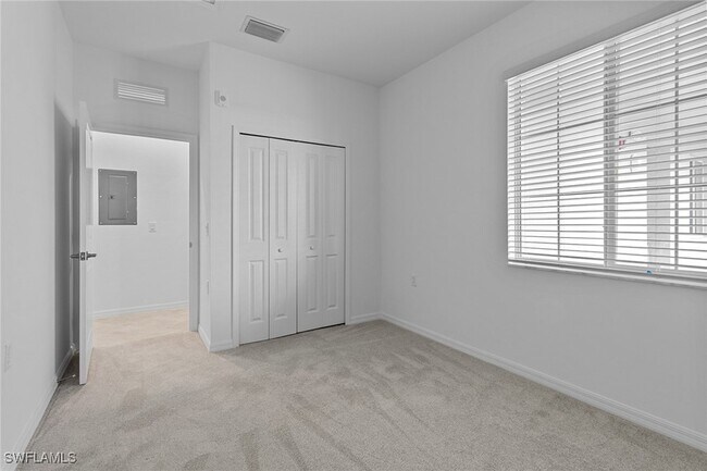 Building Photo - 5807 Double Eagle Cir