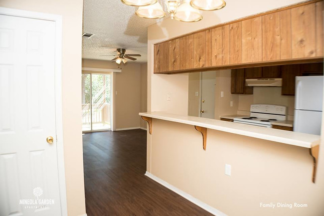 Building Photo - Mineola Garden Apts