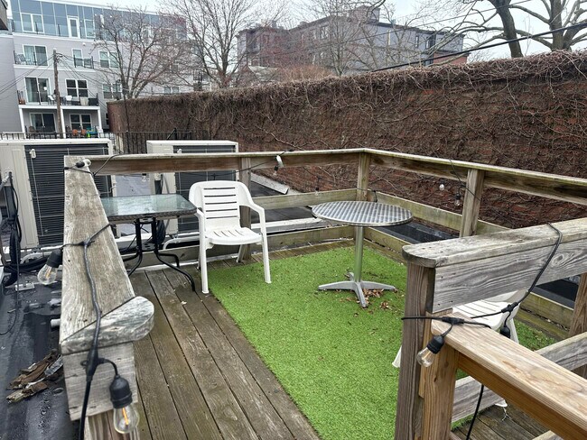 Building Photo - 525 E 3rd St