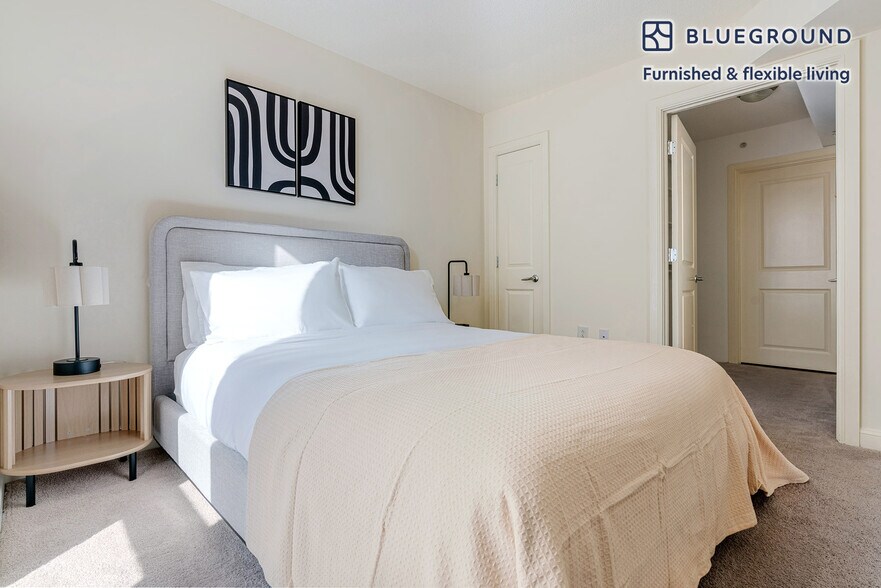 Building Photo - 4835 Cordell Ave