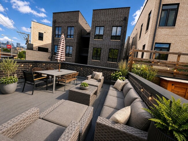 Building Photo - 1340 W Walton St
