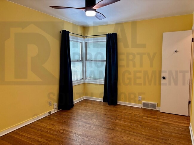 Building Photo - Charming 3bed/2bath Available NOW