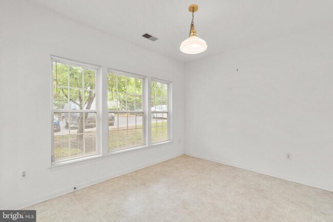 Building Photo - 9712 Ashlyn Cir