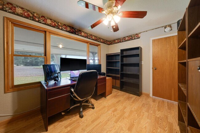 Building Photo - 12707 Leo Ln