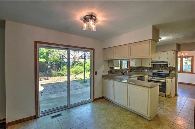 Building Photo - SCOTCH PINE