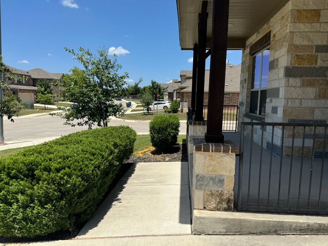 Building Photo - Stunning Rental Home in Gated Wortham Oaks...