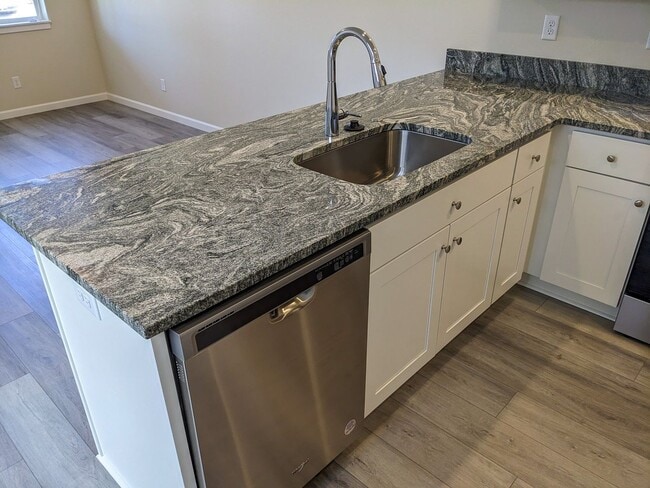 Building Photo - 1871 SE Mulberry Ave