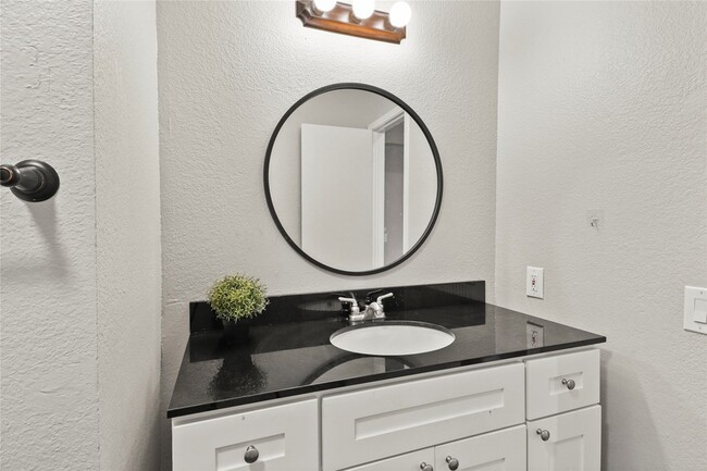 Building Photo - 6718 Ambercrest Dr