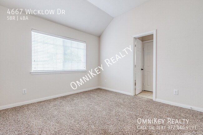 Building Photo - 4667 Wicklow Dr