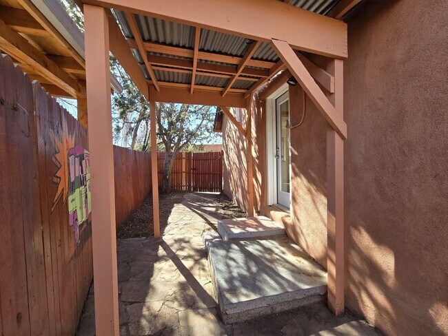 Building Photo - 235 Irvine St