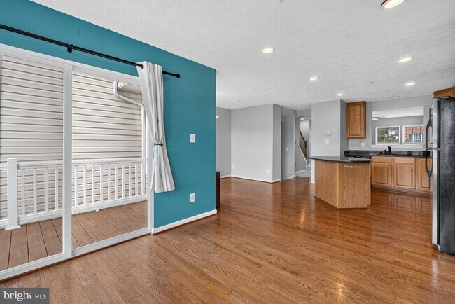 Building Photo - 711 Wineberry Way