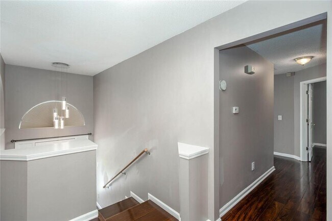 Building Photo - 5414 Sweetsprings Dr SW