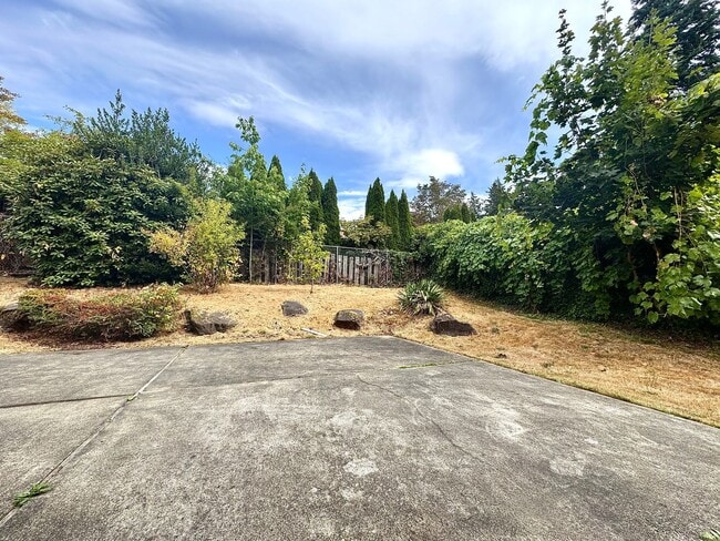 Building Photo - 170 154th Pl NE