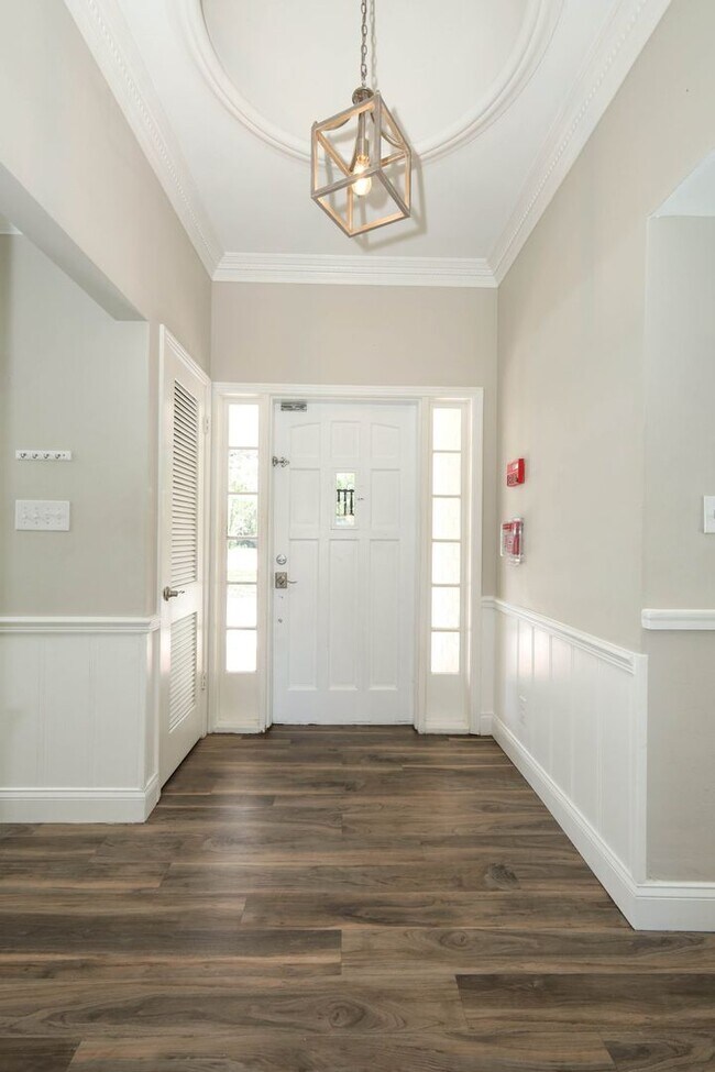 Building Photo - Spacious 4/2 in Maitland's English Estates!