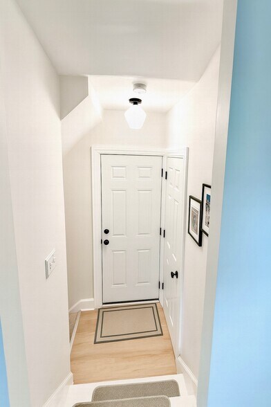 Building Photo - 1805 Beaconwood Ave