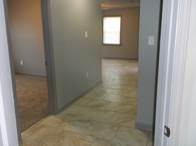 Building Photo - 3577 Weaver Rd