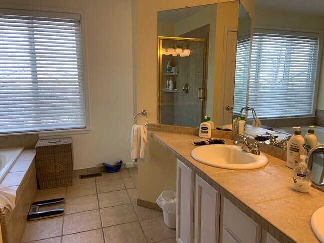 Building Photo - 823 Spyglass Cir