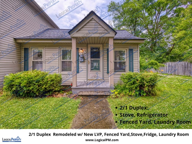 Primary Photo - 2/1 Duplex w/ New LVP,Lrg Fncd Yrd,AC,Prch...