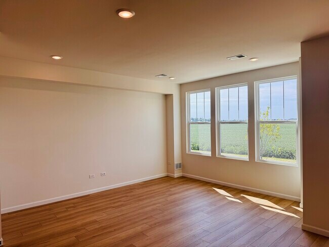 Building Photo - 2177 Ryegrass Ln