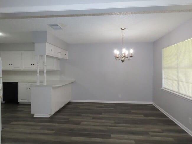 Building Photo - Whitehouse ISD - 3 Bedroom, 2 Bath Duplex, Lawn Care Provided!