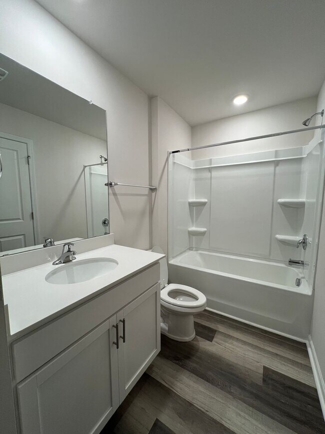 Building Photo - 3 Bed 2.5 Bath with an Office/  Flex Room