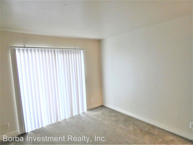 Building Photo - 17516 Grand Ave