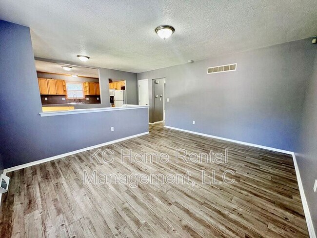 Building Photo - 3904 Springfield St