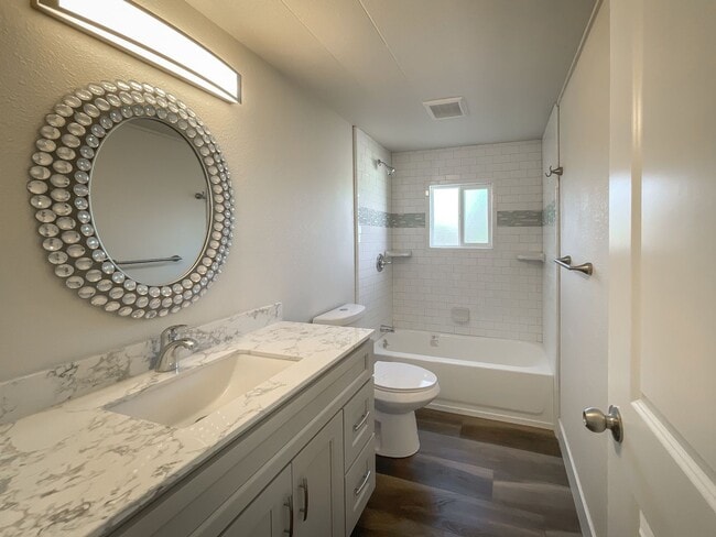 Building Photo - Refinished 3 Bedroom Seaside Cutie - Available July 1st 2026