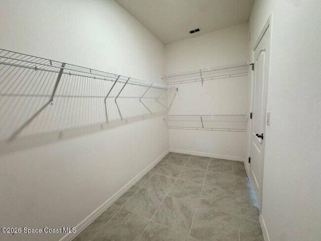 Building Photo - 2412 Carrick St
