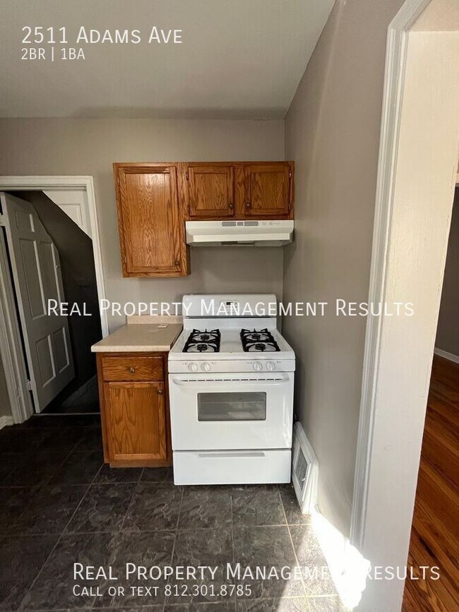 Building Photo - 2 Bedroom, 1 Bath Duplex, Eastside Location