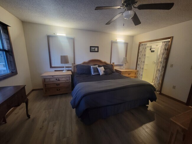 Building Photo - 260 Shuler Dr