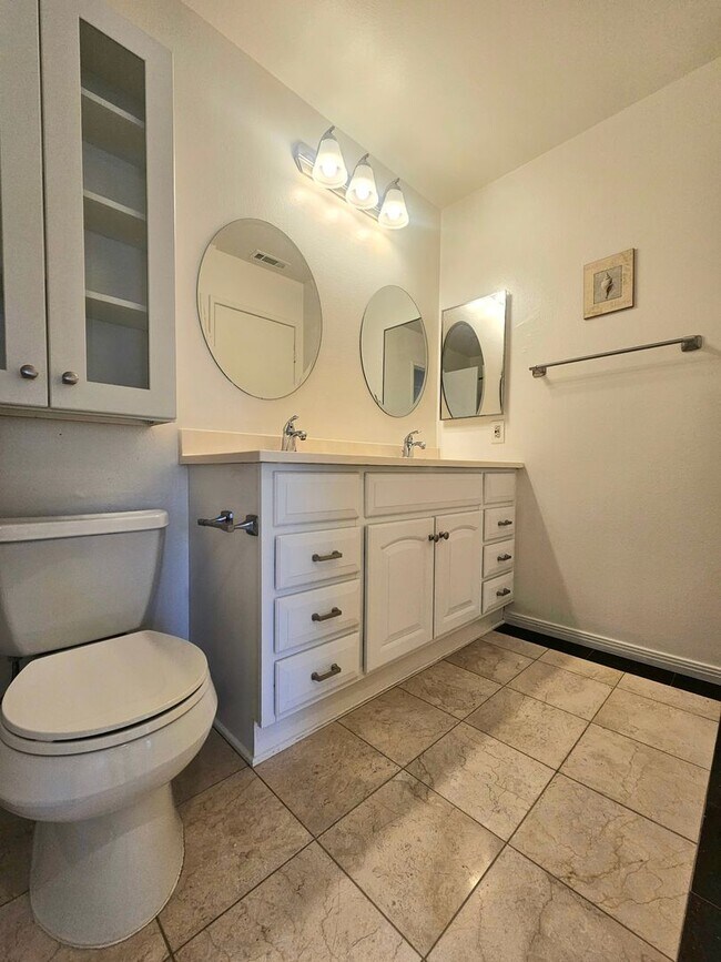 Building Photo - Beautiful 2-Bedroom Home Now Available